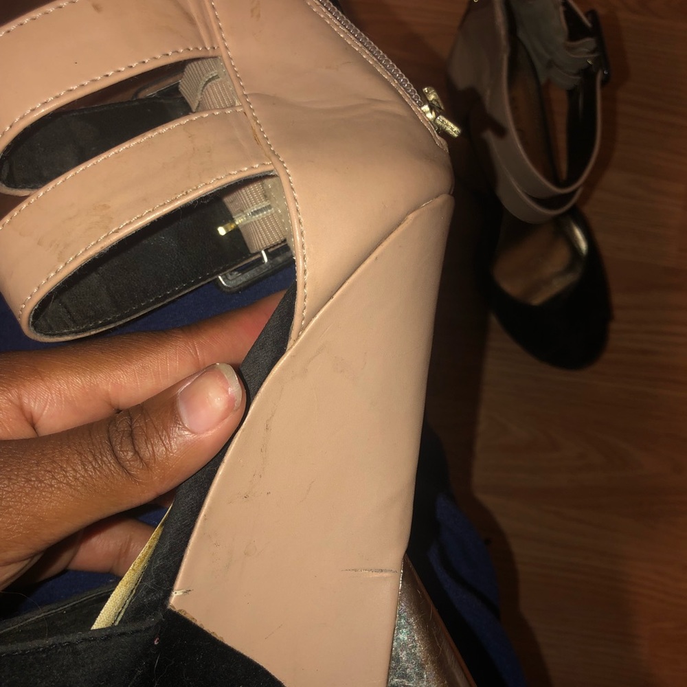 Heels - Picture 4 of 5